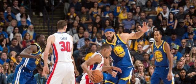 两条重大线索表明卡洛斯·巴莱巴即将加盟曼联。（两大迹象显示卡洛斯·巴莱巴接近加盟曼联）