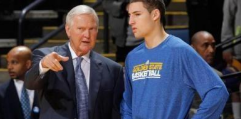 于根伟考察收官战主场场地：前些天草皮一直在开地暖加紧养护（于根伟实地查看收官战主场：草皮此前持续开启地暖加速养护）