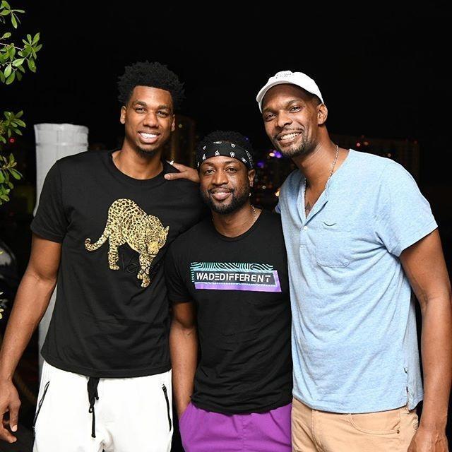 巴西队在阿森纳基地训练，安切洛蒂与阿尔特塔会面并合影（巴西队赴阿森纳基地训练，安切洛蒂与阿尔特塔相会合影）