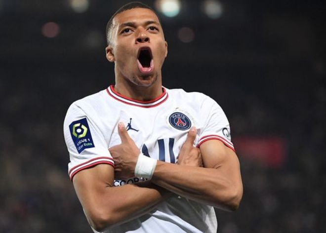 毕尔巴鄂竞技对阵马德里竞技：西甲第15轮巅峰对决，谁能笑到最后？（西甲第15轮焦点之战：毕尔巴鄂竞技VS马德里竞技，鹿死谁手？）