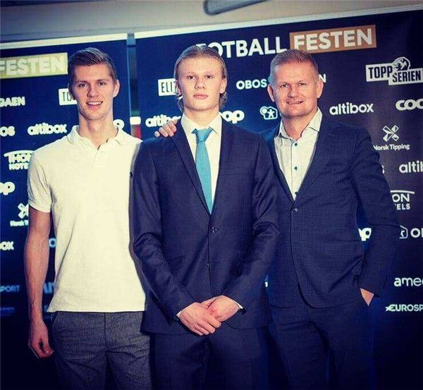 去拿球棒还是上厕所？Kanavi第三局申请暂停迅速起身离场（是取球棒还是赶厕所？Kanavi第三局喊停后迅速起身离席）