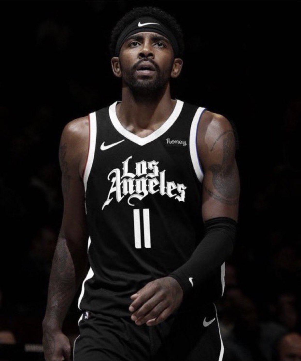 记者：汪士钦这张红牌就是多年来中国足球陋习的真实写照（记者：汪士钦染红，恰是中国足球多年积弊的缩影）