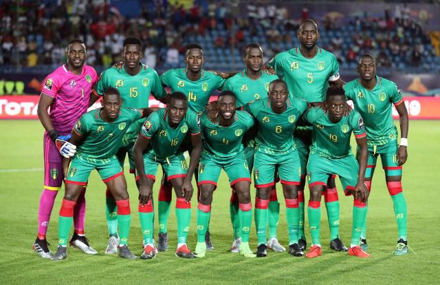 逆天，挪威甲门将点球大战一脚将摆好的球踢走以干扰对方（挪威甲点球大战爆争议 门将将已摆好的球踢走干扰主罚者）