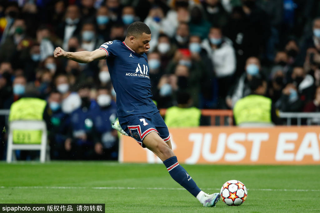 莫雷托：那不勒斯想在冬窗从罗马引进洛伦佐-佩莱格里尼（莫雷托：那不勒斯计划在冬窗向罗马求购洛伦佐-佩莱格里尼）