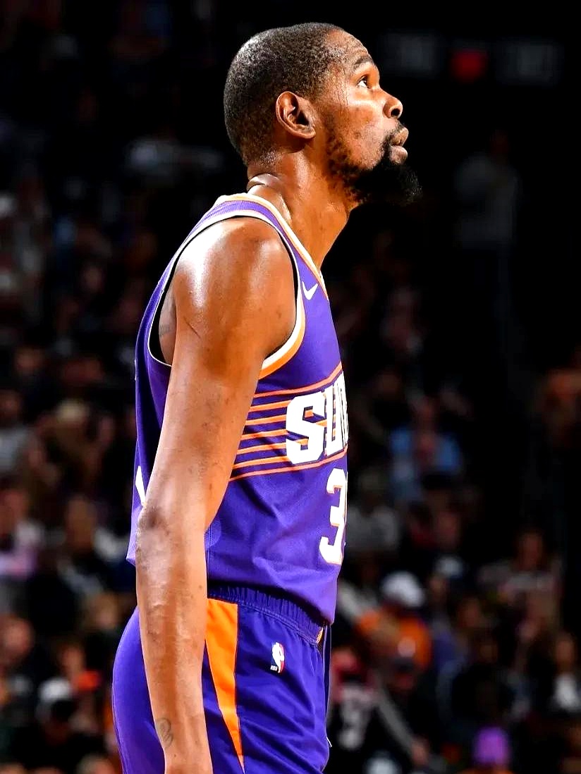 天空体育：贝洛蒂已返回卡利亚里继续治疗，预计明年春天复出（据天空体育消息，贝洛蒂已返卡利亚里继续治疗，预计明春复出）