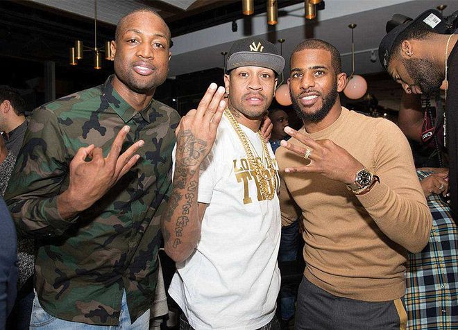 斯基拉：米兰要续约意U17国门隆戈尼，认为其是未来顶级球员（斯基拉：米兰拟与意U17国门隆戈尼续约，视其为未来顶尖门将）