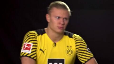 西甲最新积分榜：巴萨43分位列榜首，皇马42分紧追不舍（西甲积分榜更新：巴萨43分登顶，皇马42分紧随其后）