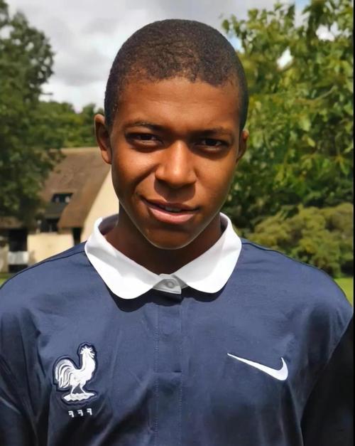 火箭哈登末节三分连续命中（火箭哈登末节连中三分）