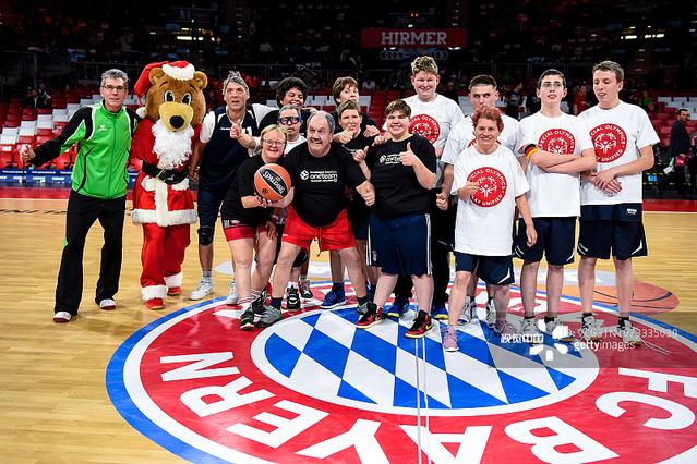 本菲卡2-0那不勒斯，里奥斯传射，巴雷罗破门（本菲卡2-0击败那不勒斯：里奥斯一传一射，巴雷罗建功）