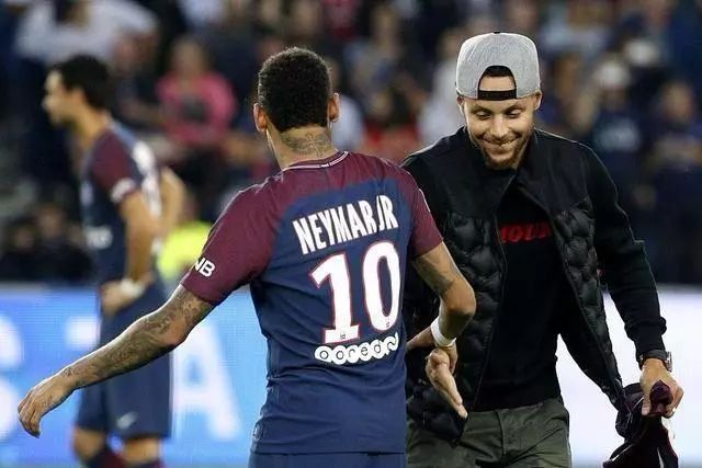 爱尔兰英雄帕罗特含泪接受采访：这就是我们热爱足球的原因（爱尔兰功臣帕罗特泪洒采访：这才是我们热爱足球的理由）